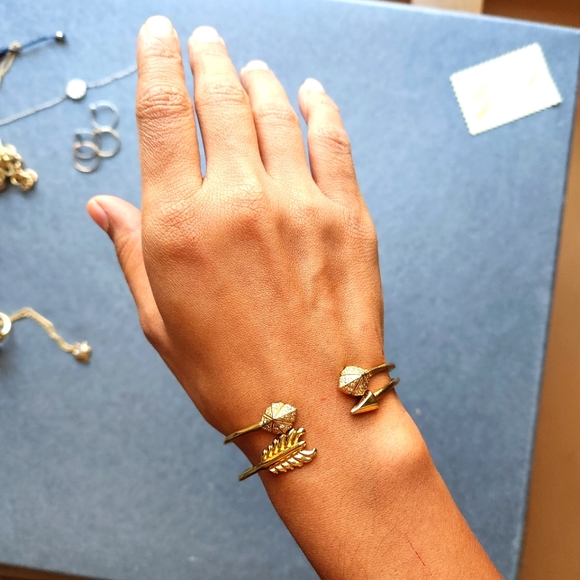 ♾️ Stella & Dot Pair of Adjustable Gold Bracelets - Picture 6 of 7